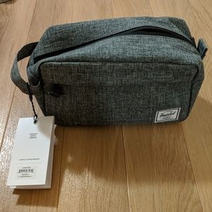 Herschel Dopp Travel Kit